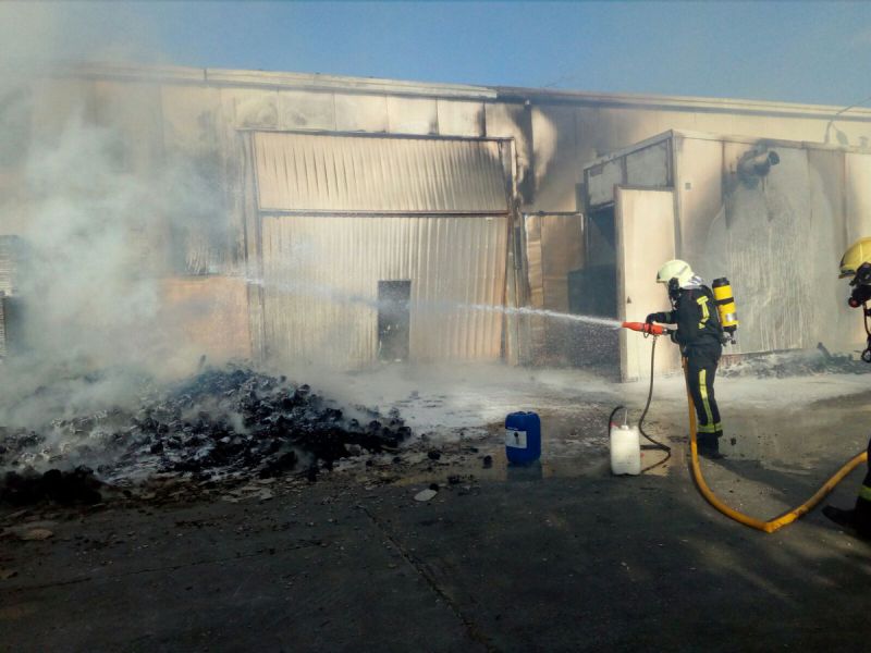Sofocado un incendio en una empresa de Gazólaz