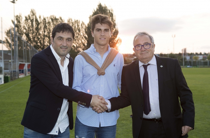Javi Martínez (CA Osasuna), convocado con la selección sub'19