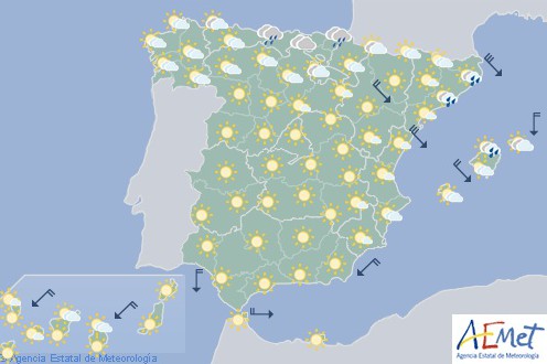 Hoy en España nuboso en el norte con chubascos en el litoral catalán, cielos despejados en el resto
