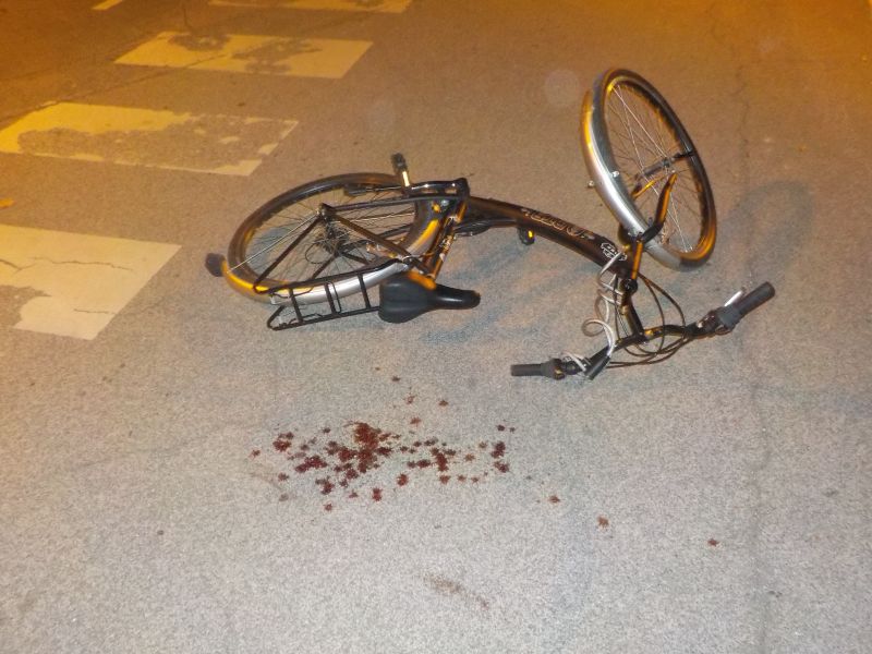 Un joven de 22 años evacuado al CHN al caer de su bicicleta