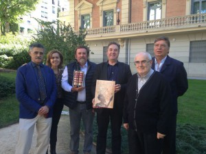 De izda. a dcha Juan Antonio Yeves, (jefe de la Biblioteca del Museo Lázaro Galdiano), Elena Hernando (directora del Museo Lázaro Galdiano), Germán Bezunartea (alcalde de Beire), Pello Pellejero (director General de Comunicación y Relaciones Institucionales del Gobierno de Navarra), Ricardo Pita (jefe de la Sección de Publicación del Gobierno de Navarra) y Manuel Ortuño (experto en edición y director de la editorial Trama).