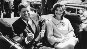 John F. Kennedy y su mujer, Jackie Kennedy. Fotografía cedida por la biblioteca presidencial John F. Kennedy del 3 de mayo de 1961