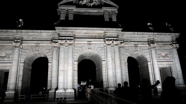 Madrid reinventa la Noche en Blanco con Luna de Octubre en eje Prado-Retiro