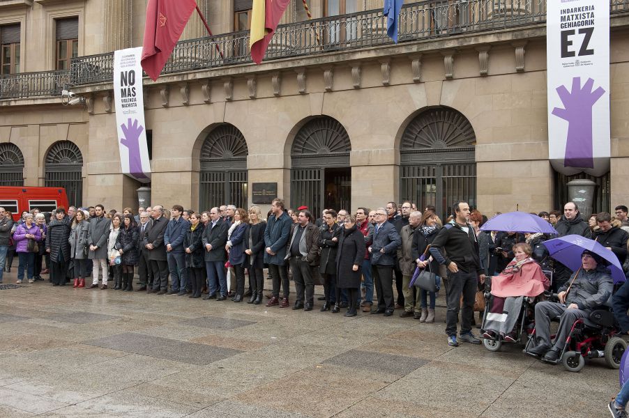 La UPNA, Gobierno de Navarra y Ayuntamiento de Pamplona se suman a la conmemoración del Día Internacional por la Eliminación de la Violencia contra las Mujeres