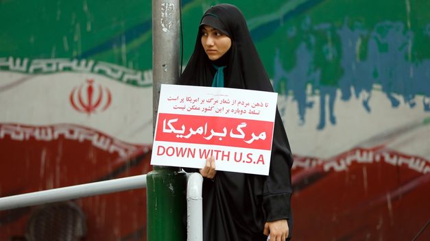 Irán recuerda la toma de la embajada de EEUU con llamadas a la 