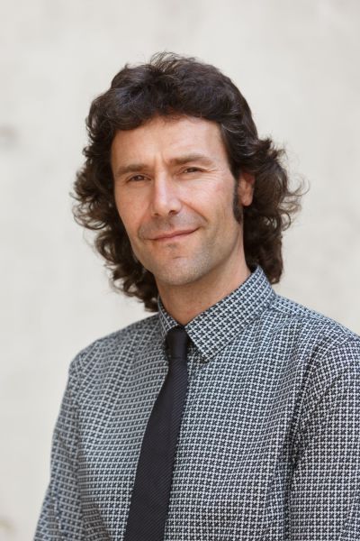 Raúl Cacho Fernández toma posesión como profesor titular de Psicología y Pedagogía de la Universidad Pública de Navarra