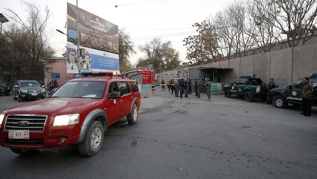 Hombres armados atacan una cadena de televisión en Kabul y causan víctimas
