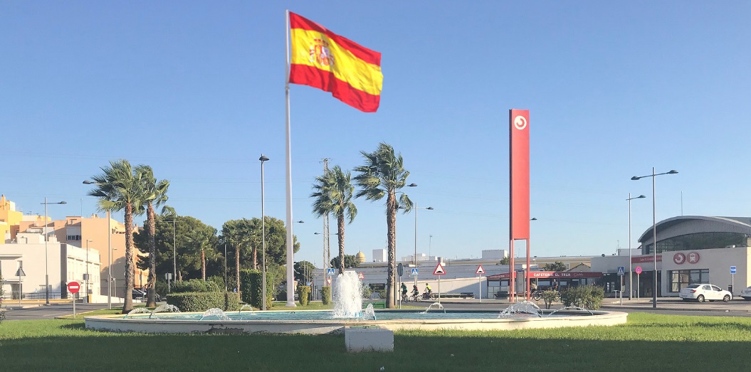 HazteOír registra en el Ayuntamiento gaditano más de 7.000 firmas y pide 