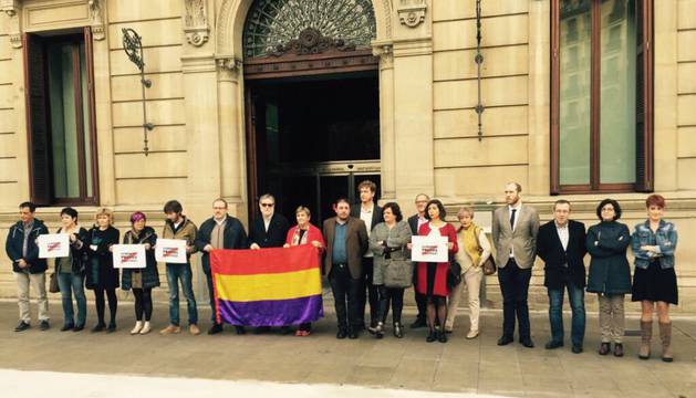 Protesta de parlamentarios por el ingreso en prisión de los independentistas catalanes