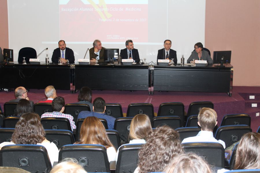 Recepción a los alumnos de Medicina en el Colegio de Médicos de Navarra