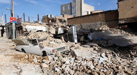 Un devastador terremoto causa más de 400 muertos en el oeste de Irán