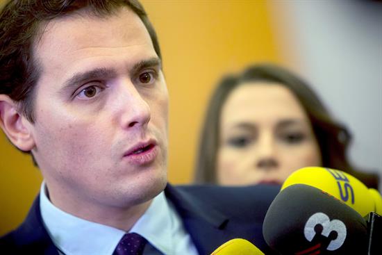 Rivera dice que si hay una participación histórica el 21D Ciudadanos ganará