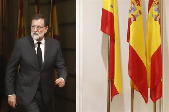 Rajoy espera hechos de Torra para juzgarle pero advierte que el 155 está ahí