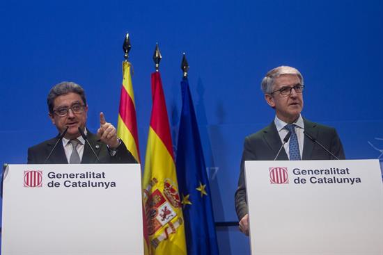 La participación del 21D sube un 81 % en el extranjero y baja un 26% por correo en España