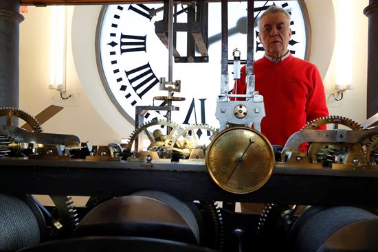 El reloj de la Puerta del Sol, listo para las campanadas de Nochevieja