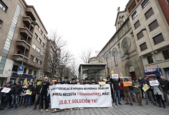 Autoescuelas critican a la DGT por la falta de examinadores en Navarra