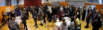 Largas colas en algunos colegios al arrancar las elecciones catalanas