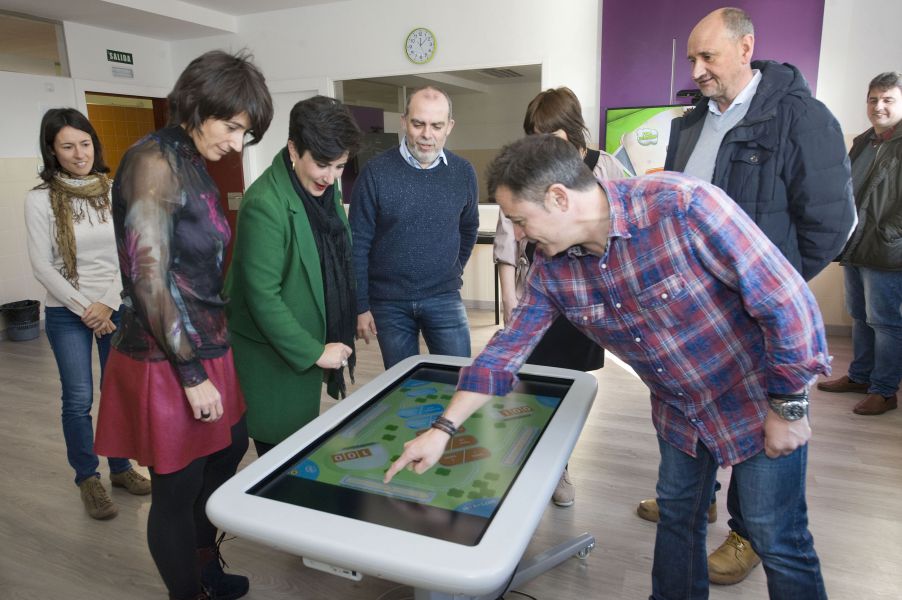 El CPEIP San Miguel de Noain estrena el aula de espacio interactivo para la inclusión escolar