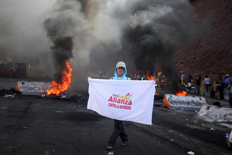 Al menos siete muertos en protestas contra el 