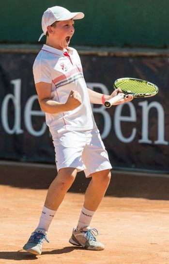 El navarro Iñaki Montes gana el Mutua Madrid Open y se clasifica para el Máster Nacional