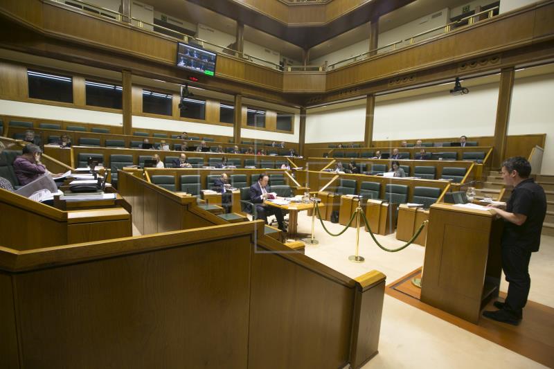 El Parlamento vasco debatirá incluir la nacionalidad vasca y el 