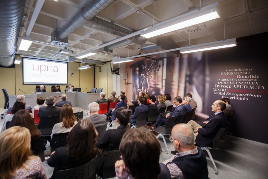 La UPNA inaugura un Aula de Práctica Jurídica, equipada como las salas de vistas reales