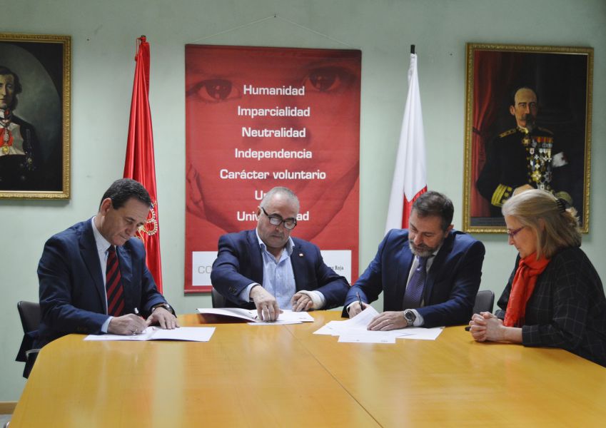 Asociación y Colegio de Periodistas de Navarra firman un acuerdo de participación con Cruz Roja