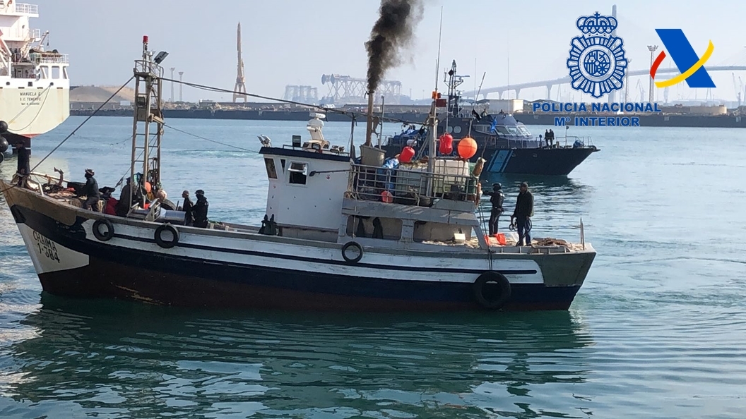 Intervenidas cerca de 12 toneladas de hachís en un barco nodriza interceptado en el Atlántico