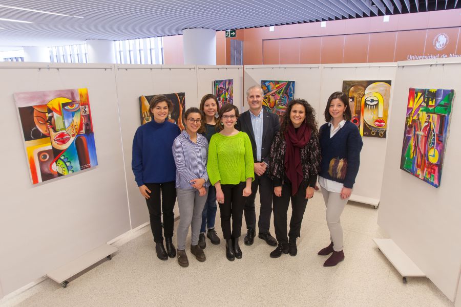 Barabaiki lanza su primera exposición de arte africano