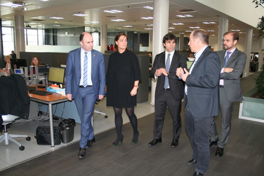 El vicepresidente Ayerdi visita las instalaciones de la empresa Thomson Reuters