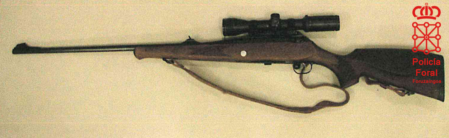 Detenido en Cabanillas por disparar con un rifle al coche de un vecino