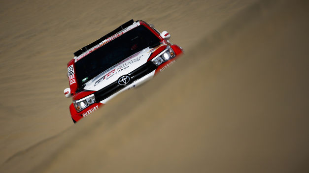 El sudafricano De Villiers gana la segunda etapa y es el nuevo líder del Dakar