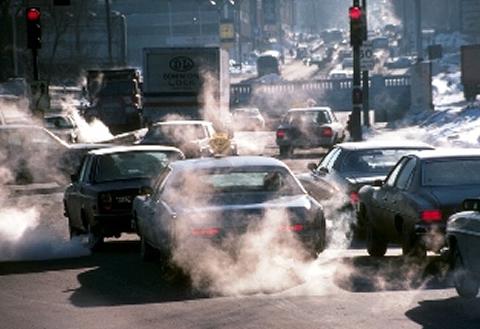 Experimentos con monos y humanos sacuden al sector automovilístico alemán
