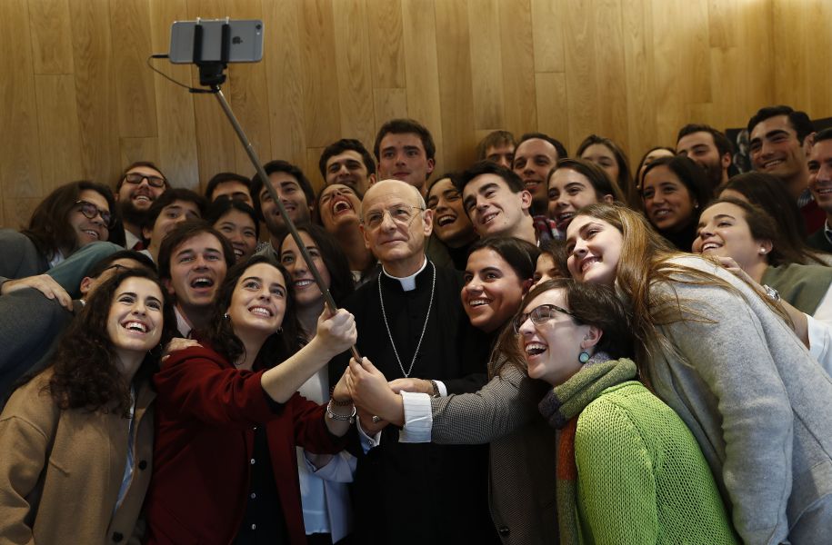 El Gran Canciller recibe a una treintena de representantes de alumnos de la Universidad de Navarra