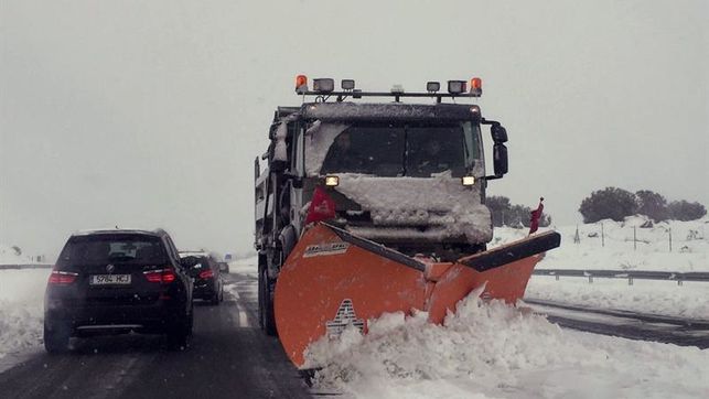 Nueve tramos cerrados y 19 con cadenas por la nieve en Castilla y León