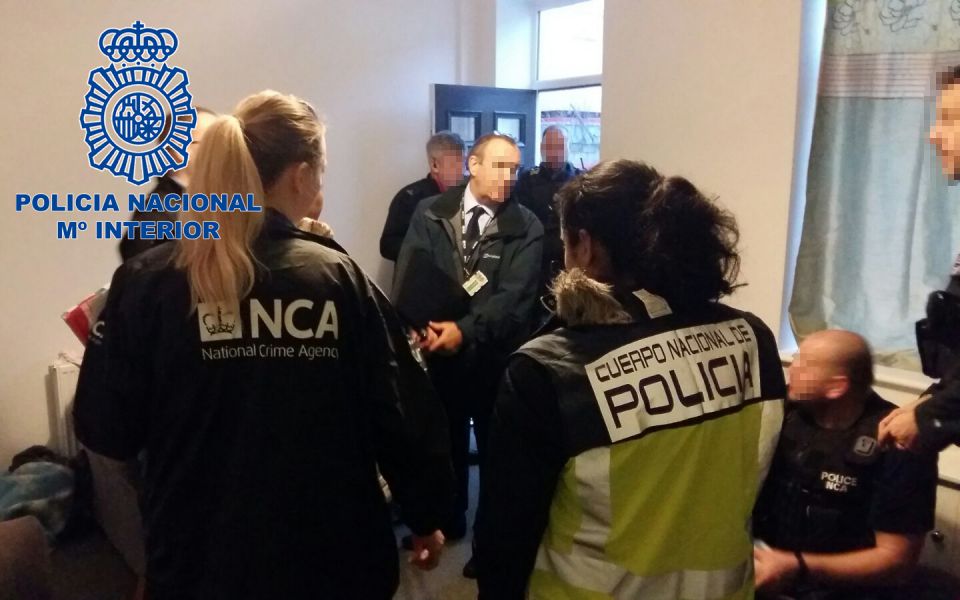 Detenidas 12 personas que sometían a las víctimas a comer el corazón crudo de pollo y whisky, les arrancaban uñas y pelo