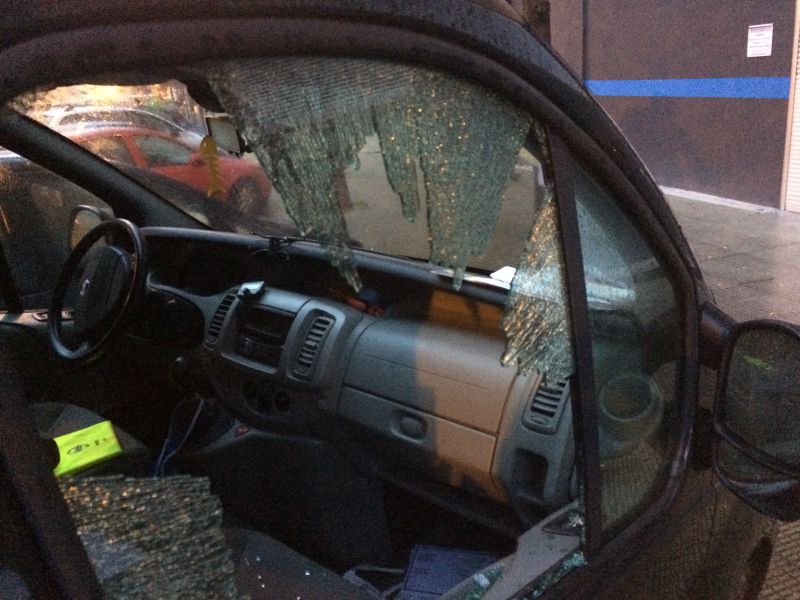 Destrozan más de 12 coches estacionados en el barrio Rochapea de Pamplona