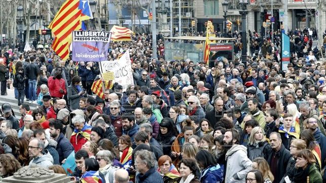 Los Mossos blindan la Delegación del Gobierno en Barcelona ante las protestas de los CDR