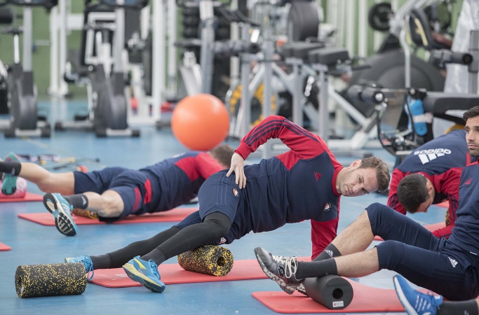 Osasuna se ejercita en el gimnasio y en el terreno de juego