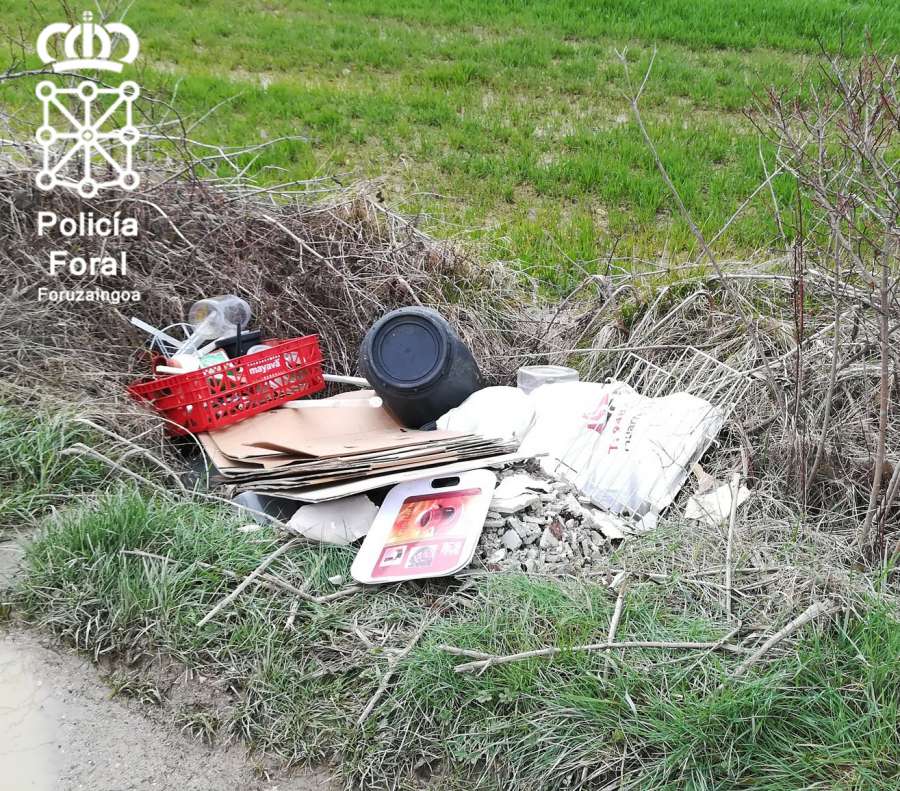 Dos denunciados por vertido de residuos en Olloqui y Cárcar