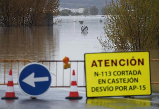 Seis tramos de la cuenca del Ebro en alerta y movilizada la UME en Aragón