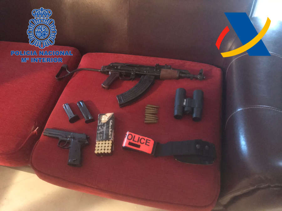 Incautadas 2,7 toneladas de hachís y dos armas de guerra a un grupo internacional