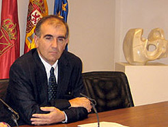 Izu: No es posible la oficialización del euskera en toda Navarra mediante ley foral