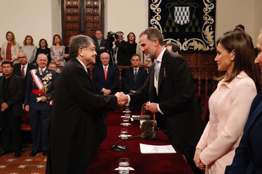 Sergio Ramírez recibe el Premio Cervantes de manos de Felipe VI