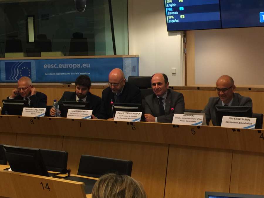 Manu Ayerdi destaca en Bruselas que el 90% de los empleos creados por la economía social en Navarra son indefinidos