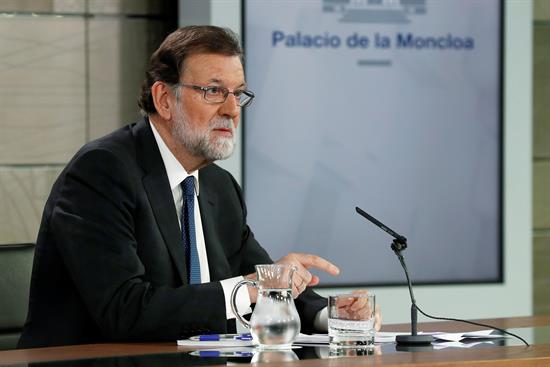 Rajoy reivindica su legitimidad y acusa a Sánchez de debilitar a España