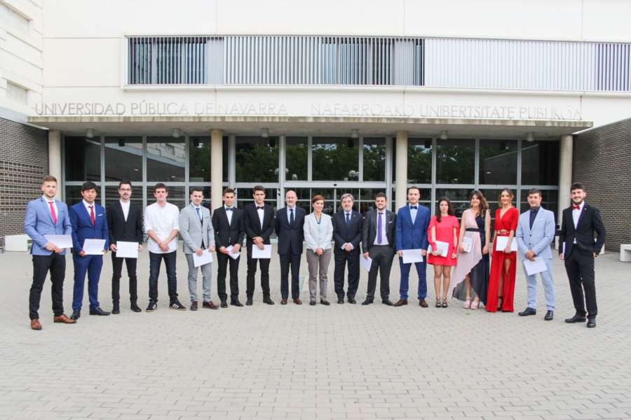 Graduados 14 estudiantes de Ingeniería en Diseño Mecánico del campus de Tudela de la UPNA
