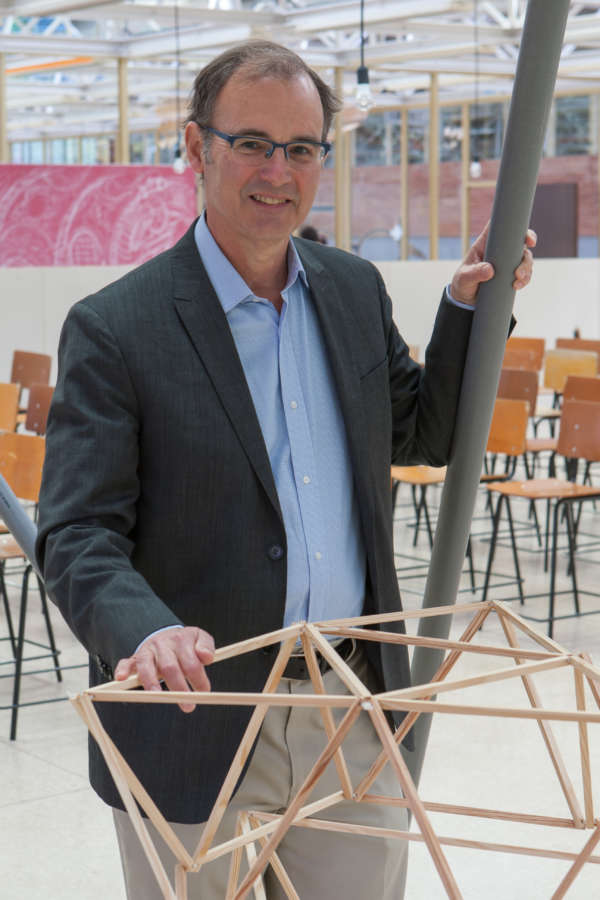 Barry Bergdoll: “La ciudadanía no entiende el arte más público de todos: la arquitectura”