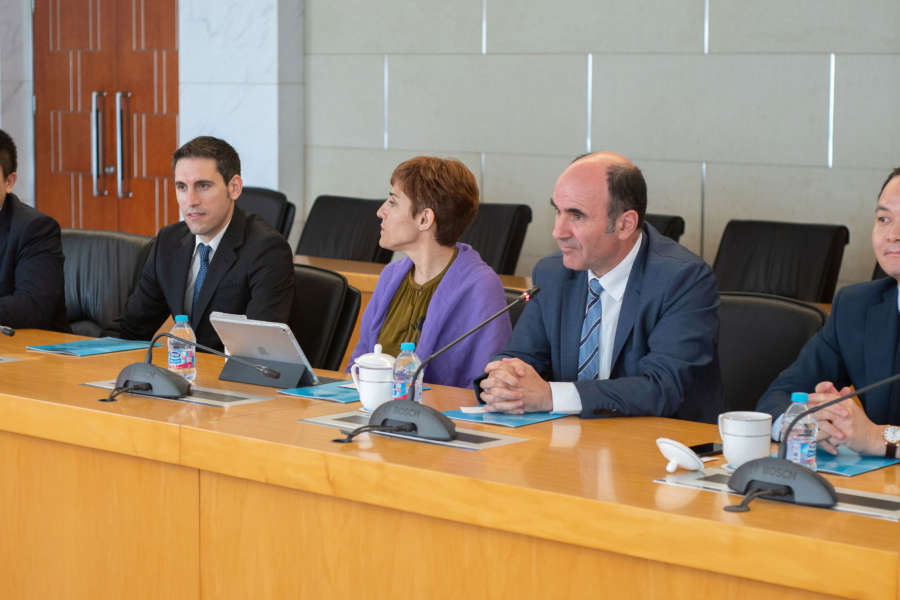 Ayerdi aúna esfuerzos para internacionalizar los productos navarros navarros en China con el ICEX