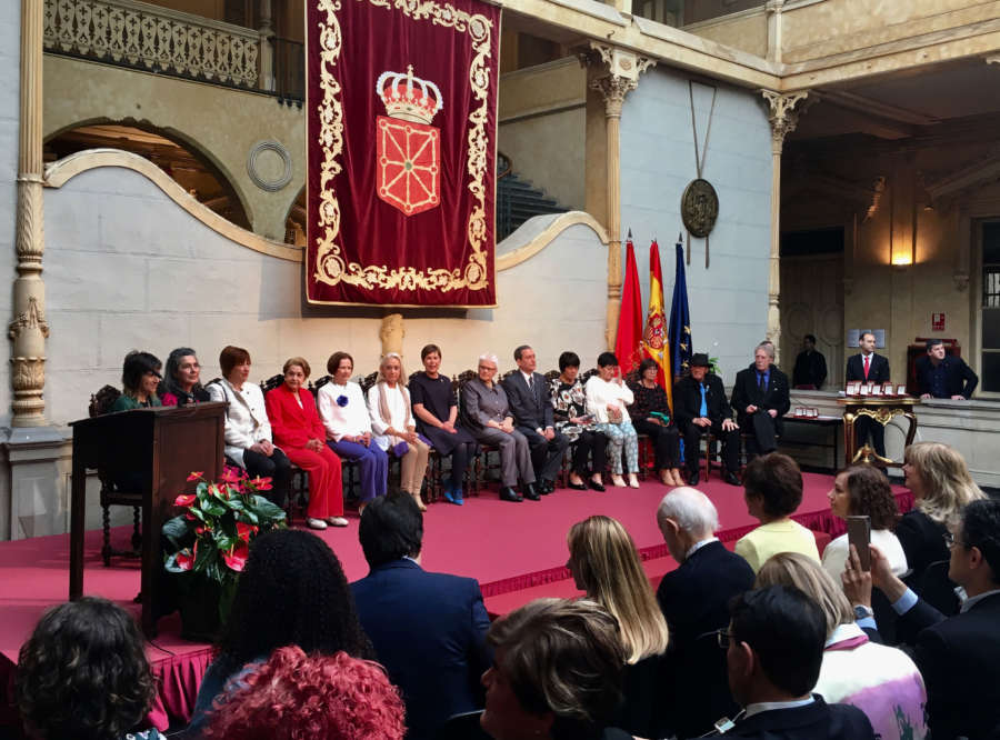 Barkos valora brillantes trayectorias de los nueve galardonados con la Cruz de Carlos III el Noble